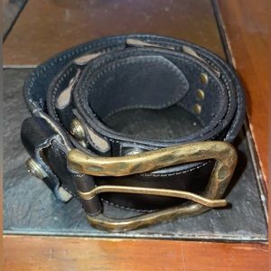 Berge Medium leather belt. Made in Italy!